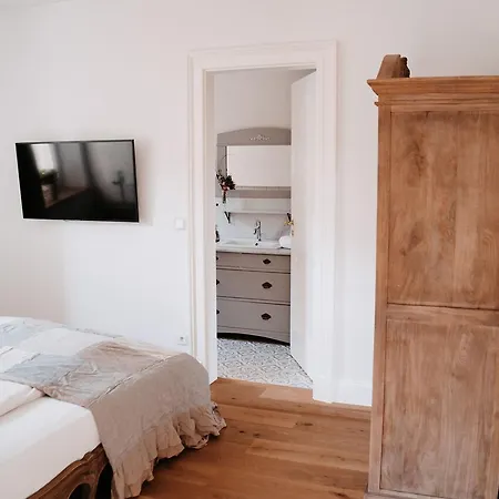 Betthupferl Hotell Goldbach (Bavaria)